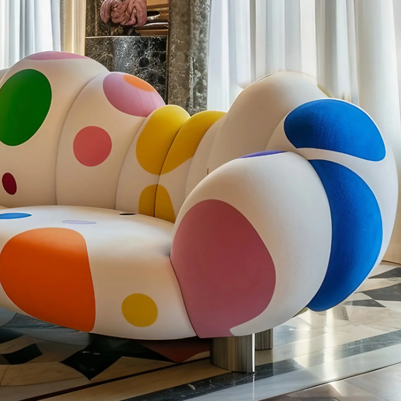 Дизайнерский диван MIVICA из дерева DV38611-32 Дизайнерский диван MIVICA из дерева DV38611-32