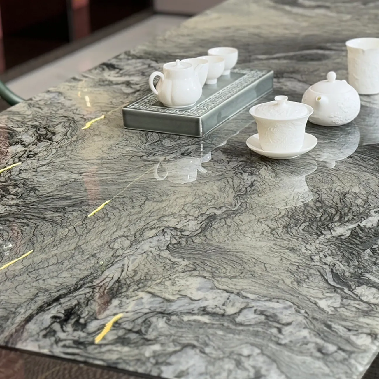 Элегантный чайный столик MIVICA из бука и мрамора CH38659-32