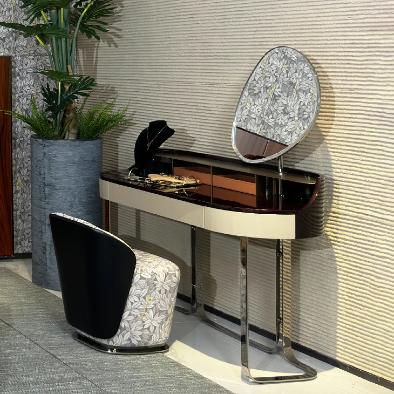 Элегантный туалетный столик с зеркалом MIVICA из бука TS38678-32