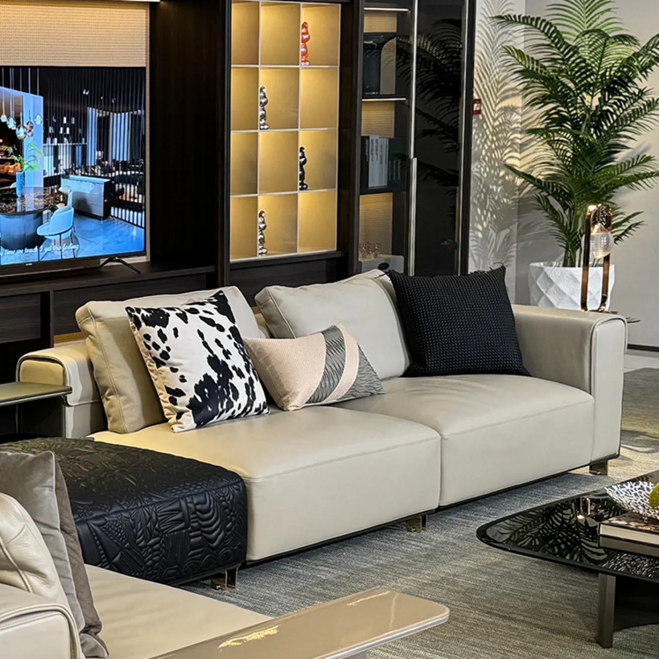 Просторный угловой диван MIVICA из бука и натуральной кожи DV38716-32