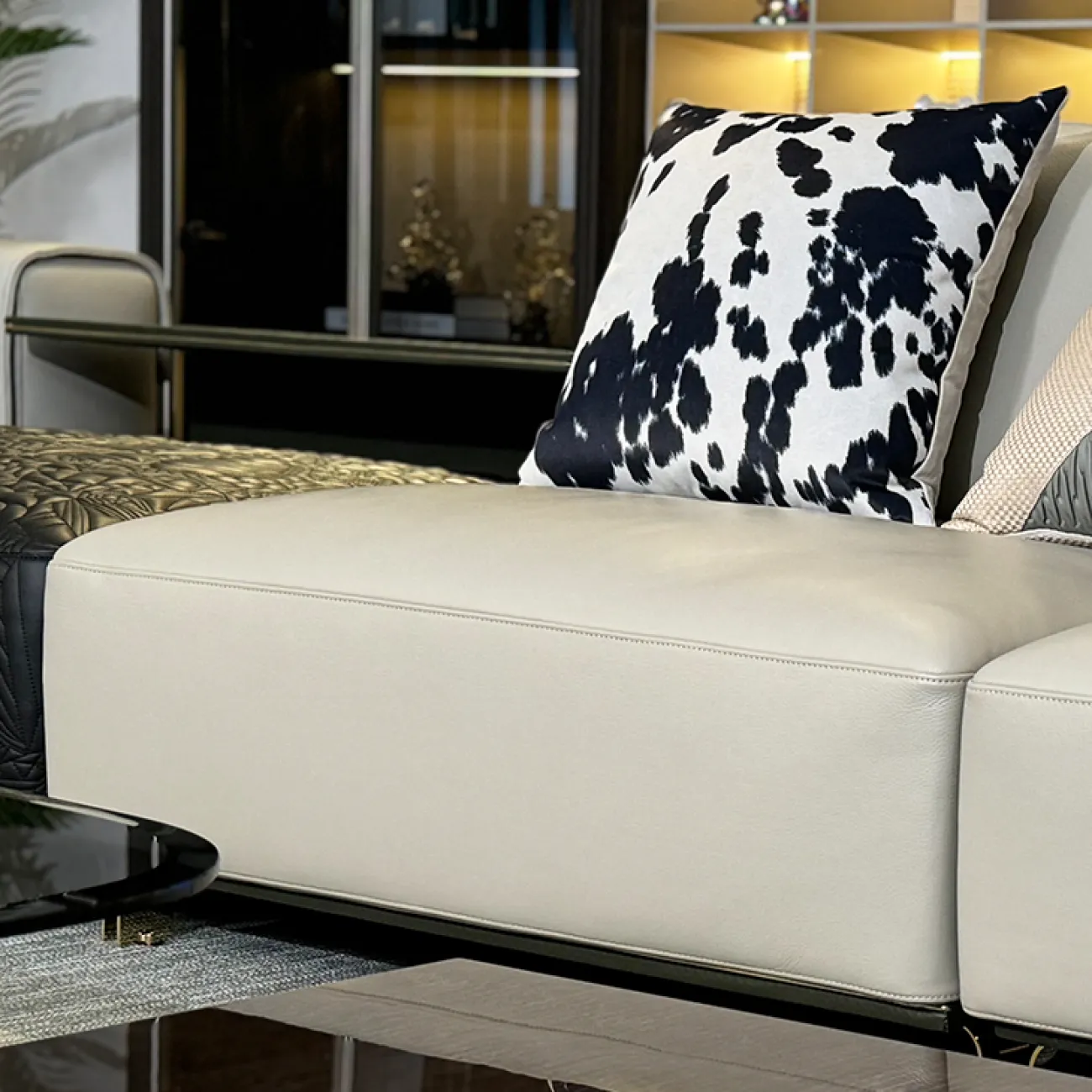 Просторный угловой диван MIVICA из бука и натуральной кожи DV38716-32