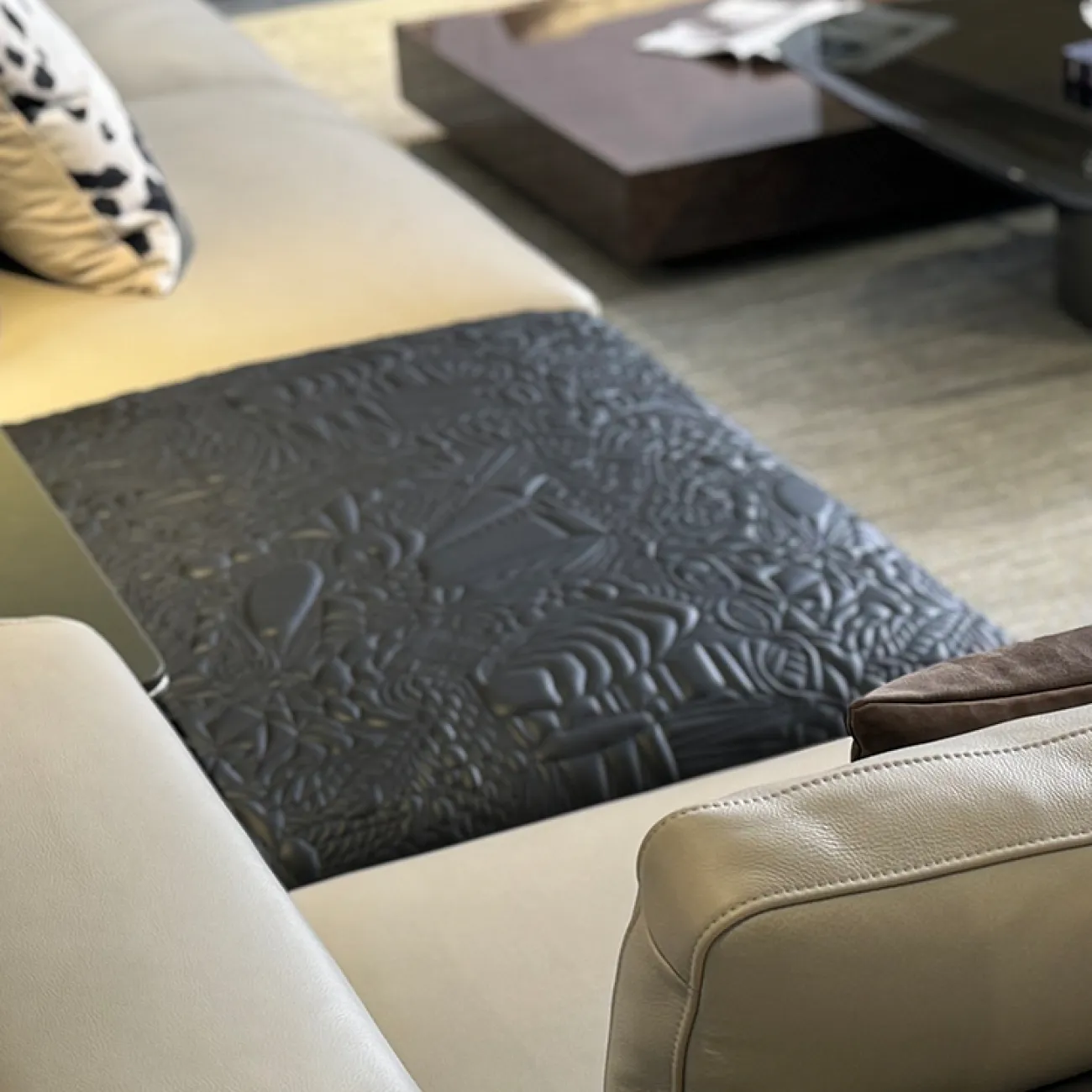 Просторный угловой диван MIVICA из бука и натуральной кожи DV38716-32