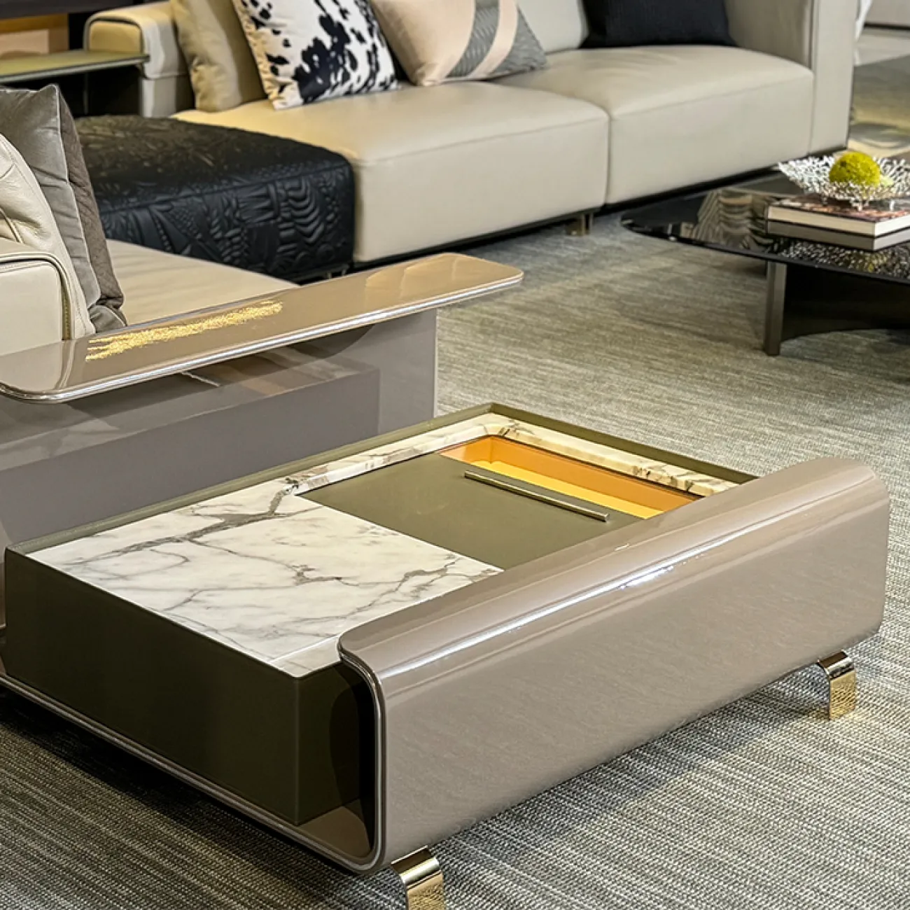 Просторный угловой диван MIVICA из бука и натуральной кожи DV38716-32