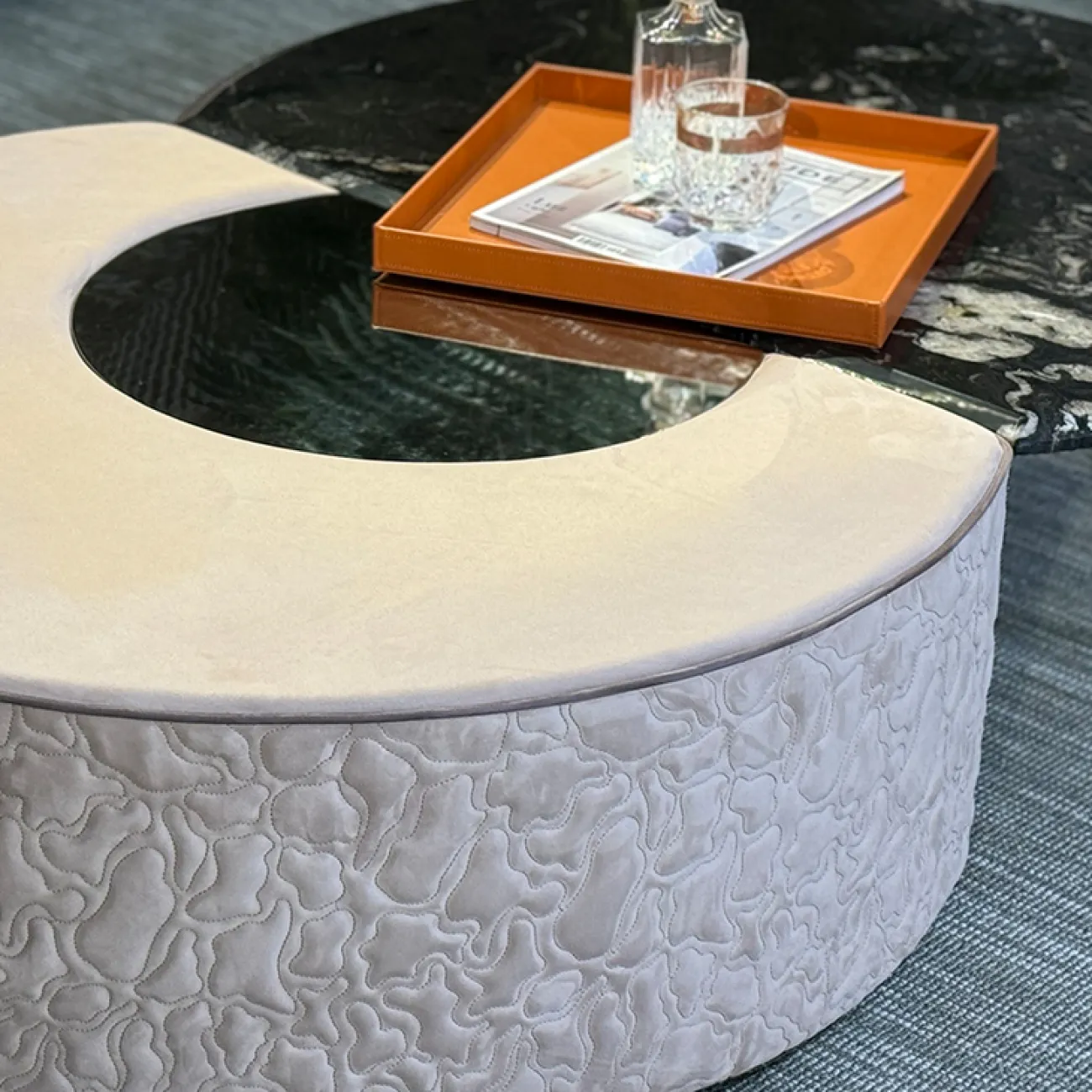 Комбинированный журнальный столик MIVICA из бука, кожи и мрамора JS38723-32