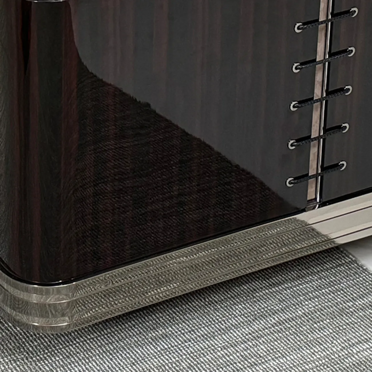 Уютный диван MIVICA из бука и матовой кожи DV38730-32