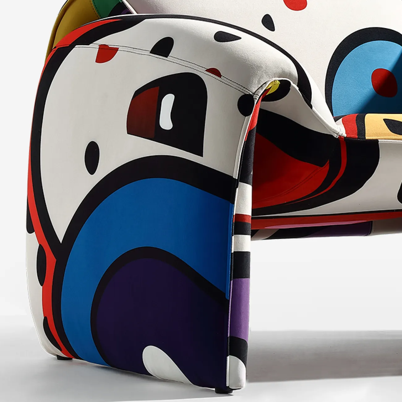 Необычное кресло "Граффити" MIVICA с ярким принтом KR38736-32