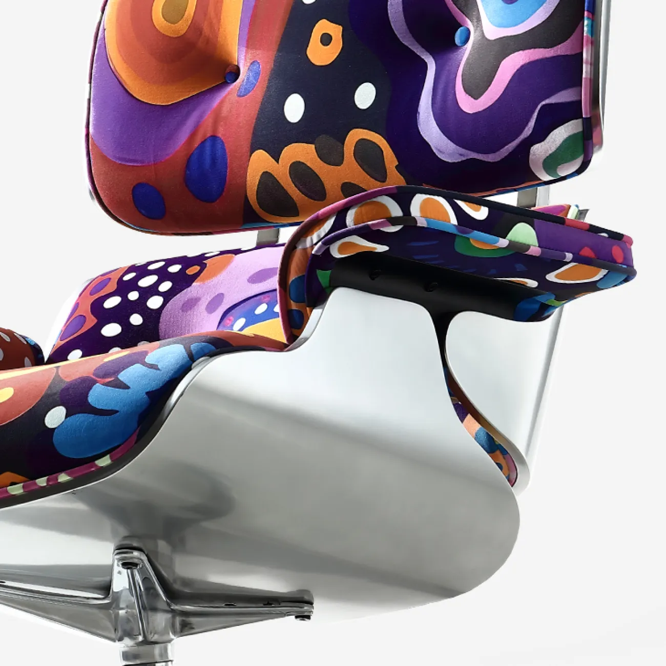 Яркое кресло "Граффити" MIVICA с подставкой под ноги KR38738-32