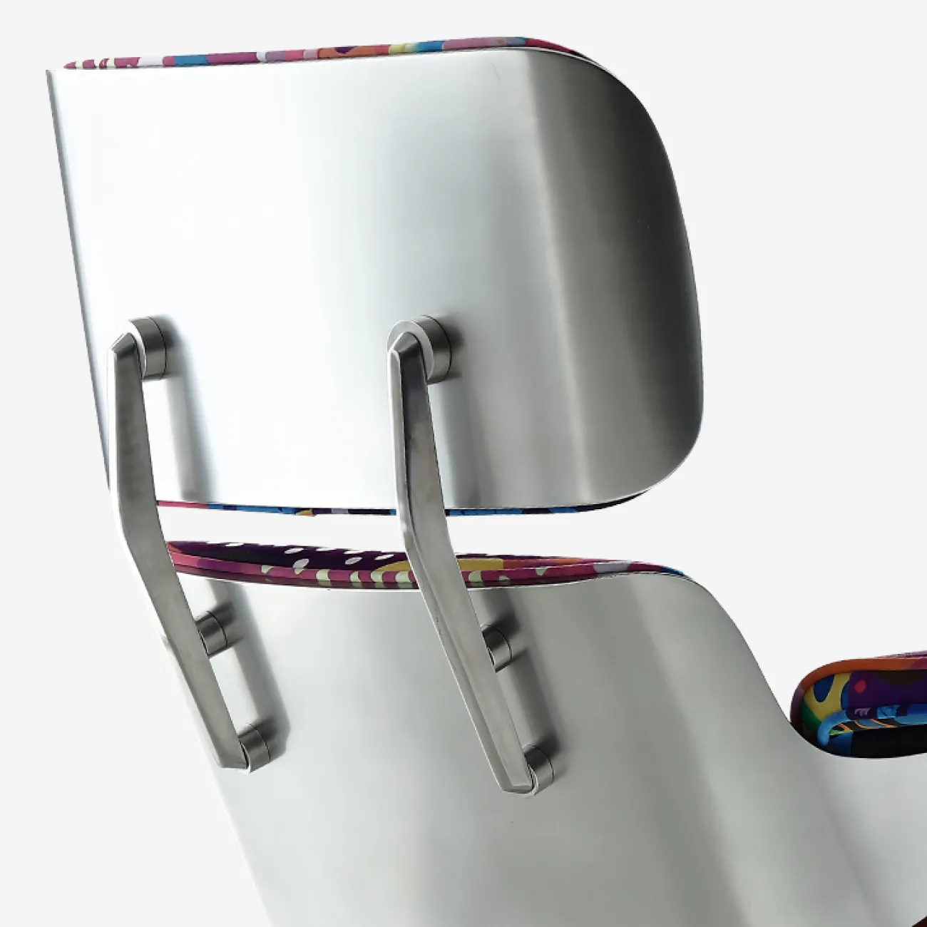 Яркое кресло "Граффити" MIVICA с подставкой под ноги KR38738-32