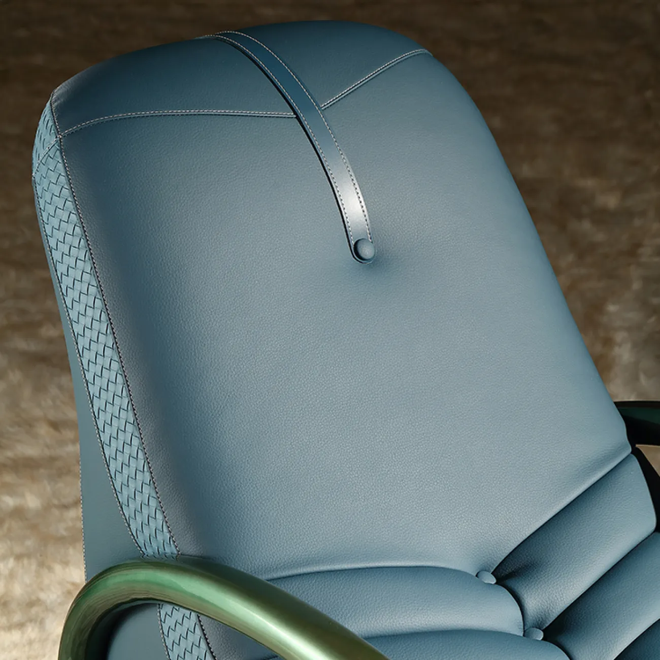 Роскошное кресло-качалка MIVICA из дерева и кожи KR38744-32 Роскошное кресло-качалка MIVICA из дерева и кожи KR38744-32