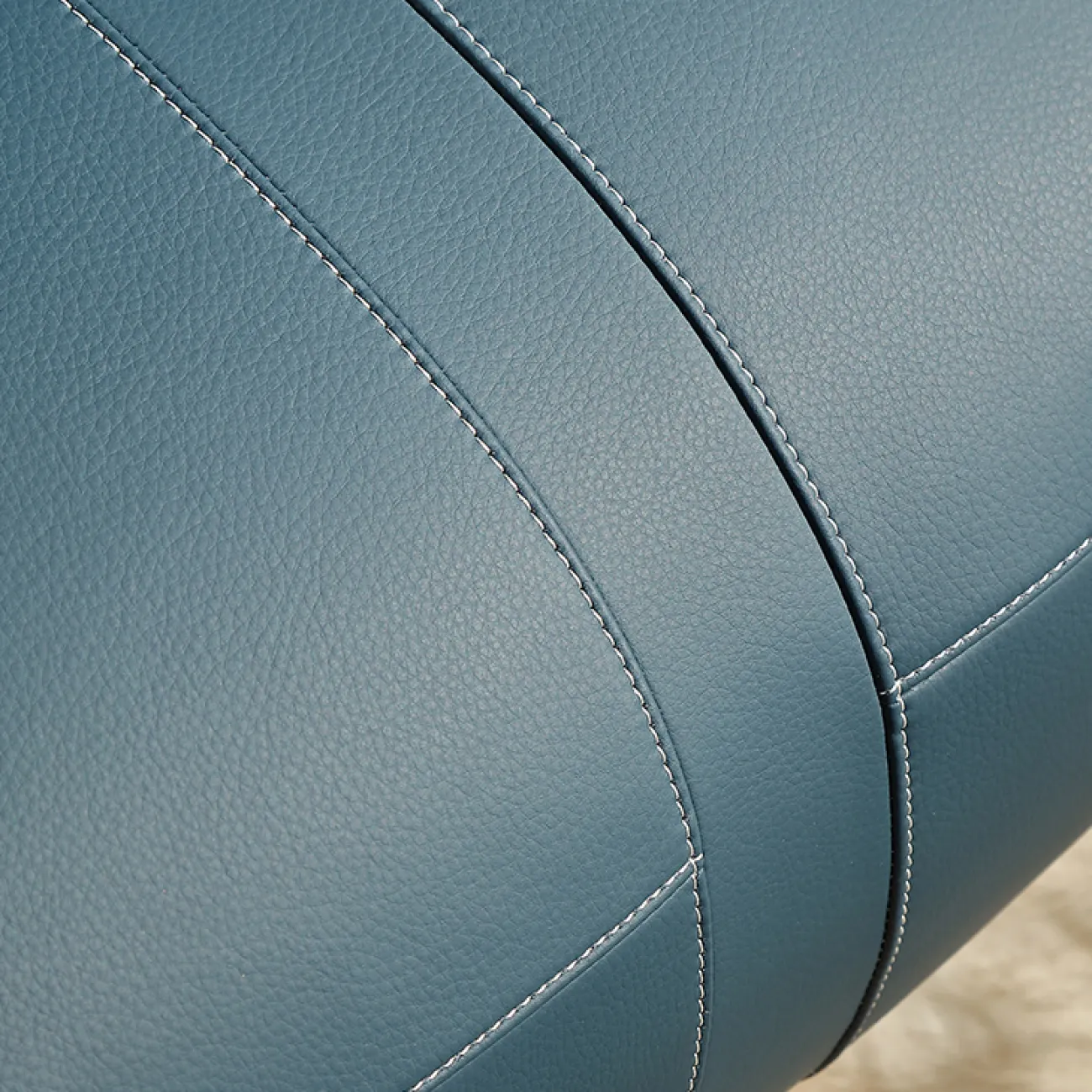 Роскошное кресло-качалка MIVICA из дерева и кожи KR38744-32 Роскошное кресло-качалка MIVICA из дерева и кожи KR38744-32