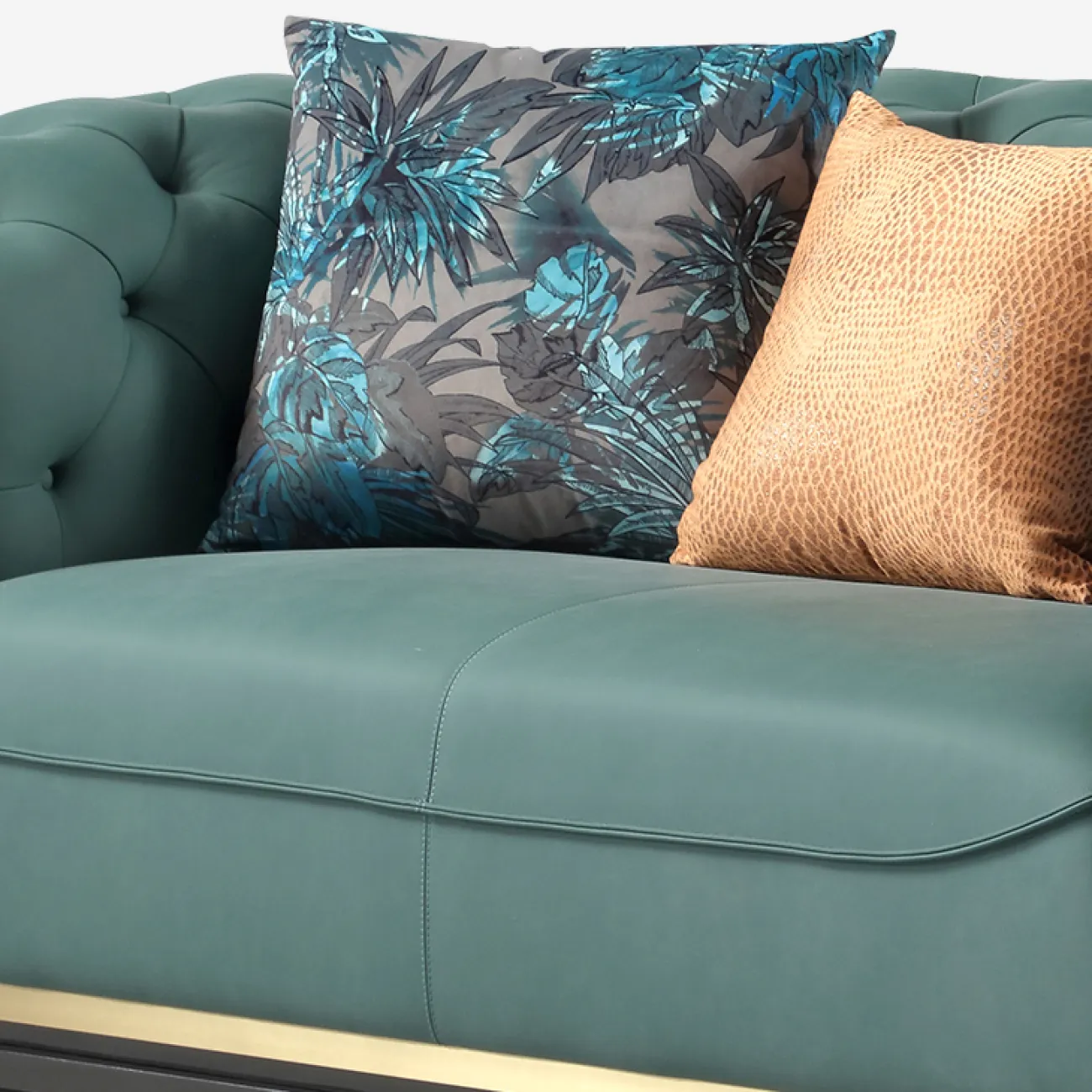 Уютный диван MIVICA из натуральной кожи DV38751-32