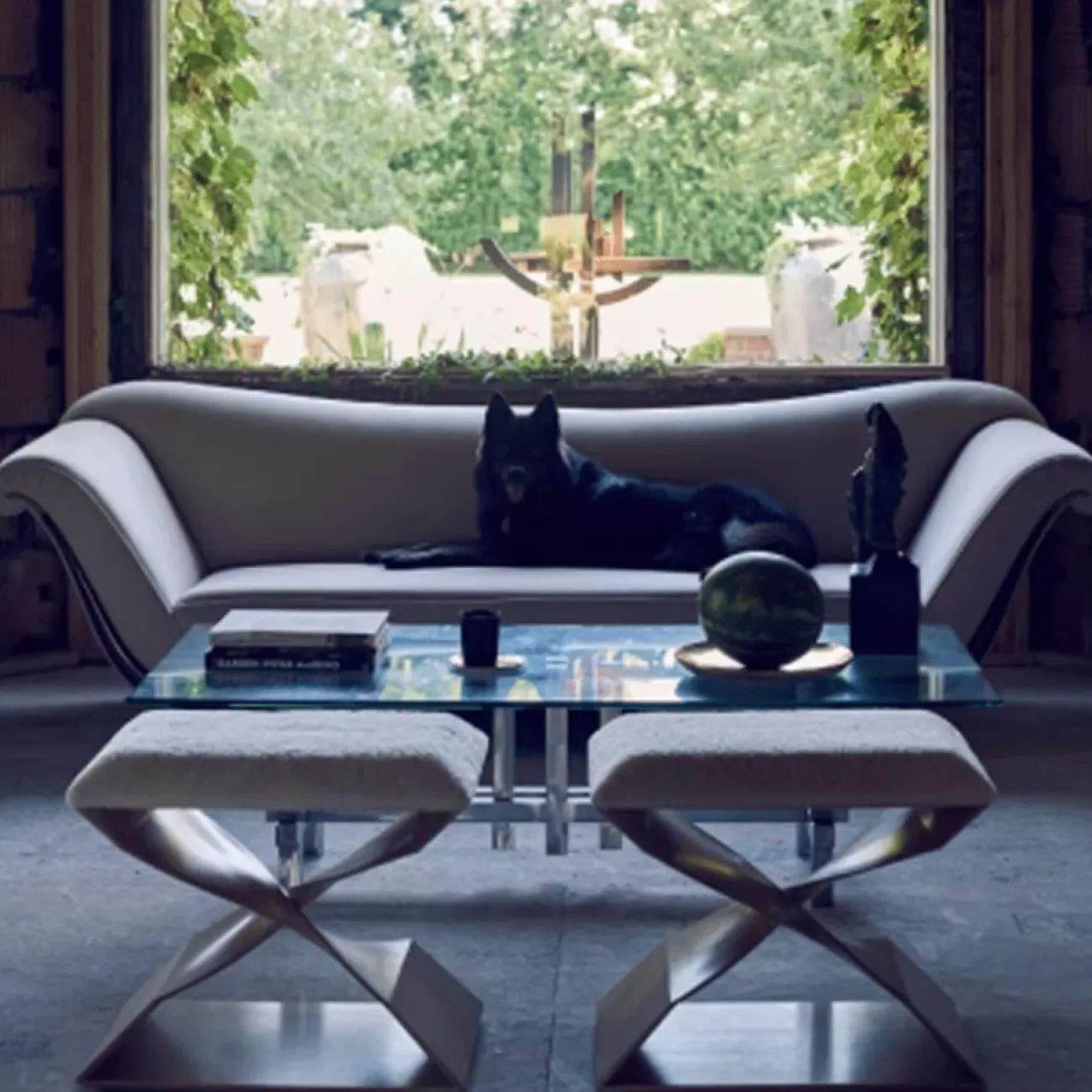 Дизайнерский стальной табурет Yanshe от LaLume Дизайнерский стальной табурет Yanshe от LaLume