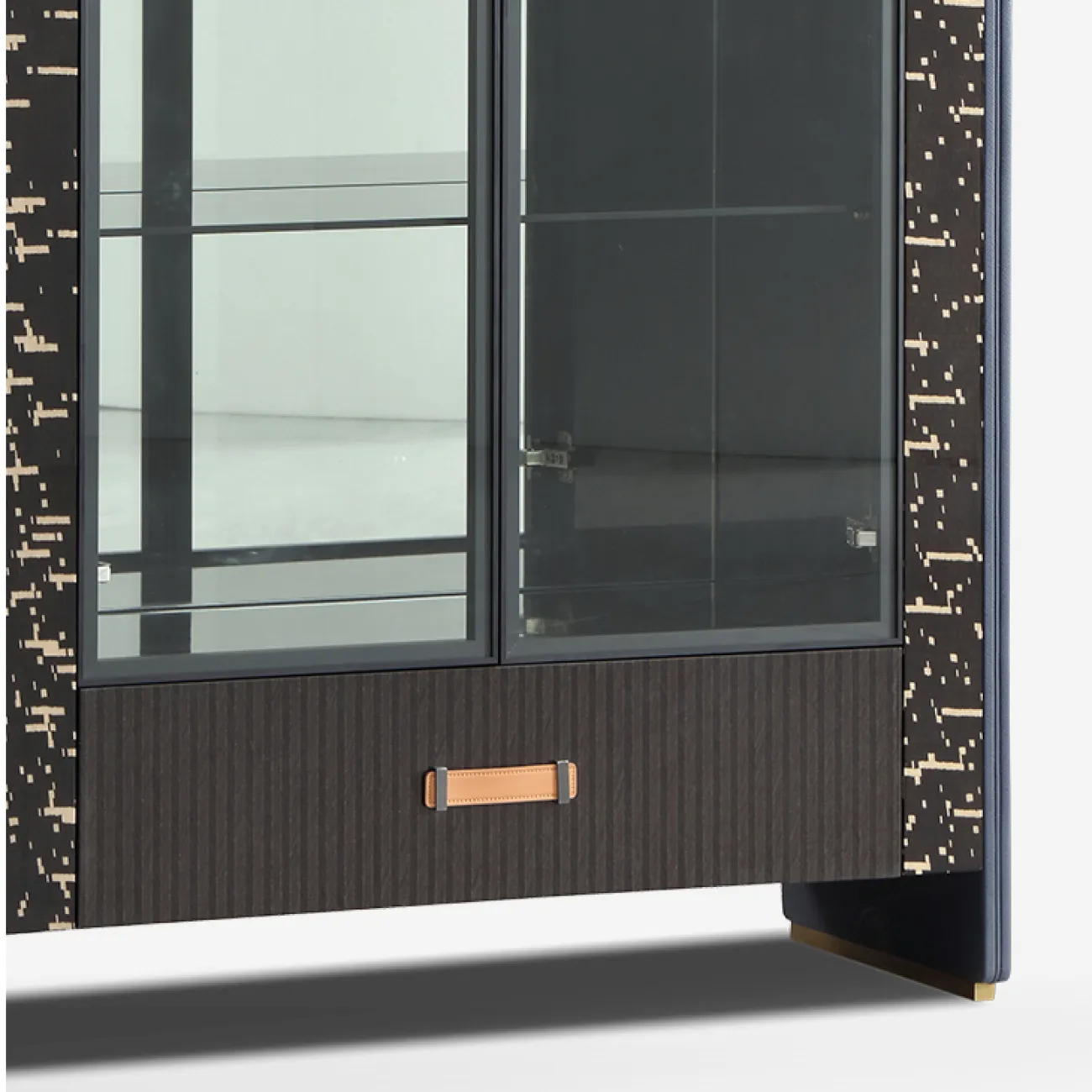 Роскошный винный шкаф MIVICA с зеркальной стенкой VS38790-32 Роскошный винный шкаф MIVICA с зеркальной стенкой VS38790-32