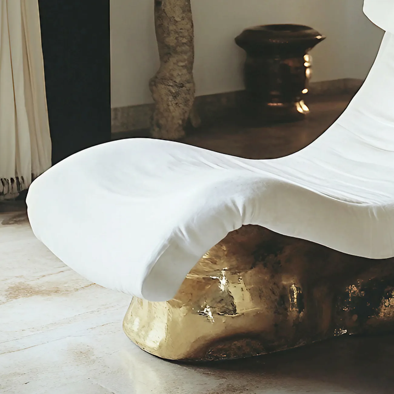 Роскошное кресло MIVICA из дерева KR38937-32