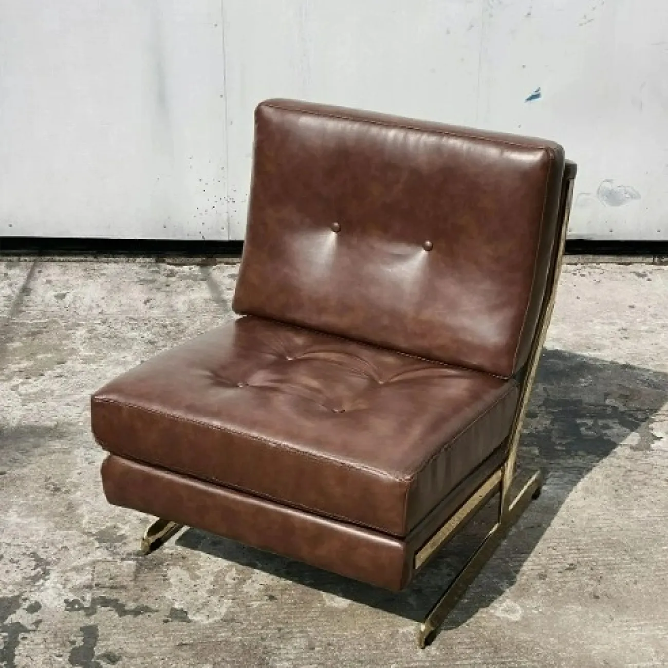 Стильное кресло Yanshe от LaLume из стали, экокожи и фланели KR38971-32