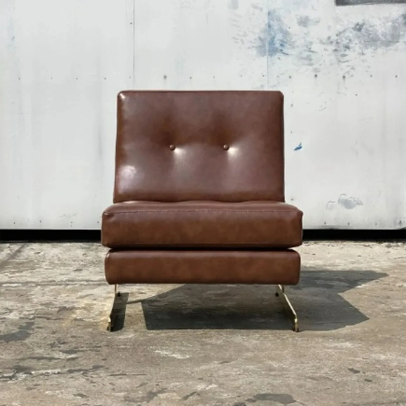 Стильное кресло Yanshe от LaLume из стали, экокожи и фланели KR38971-32 Стильное кресло Yanshe от LaLume из стали, экокожи и фланели KR38971-32