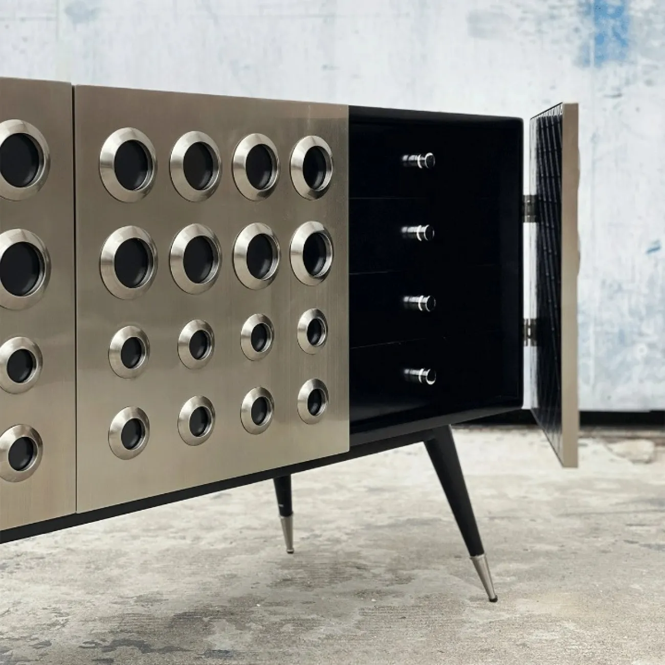 Оригинальный комод Yanshe из дерева и стали KD38980-32 Оригинальный комод Yanshe из дерева и стали KD38980-32