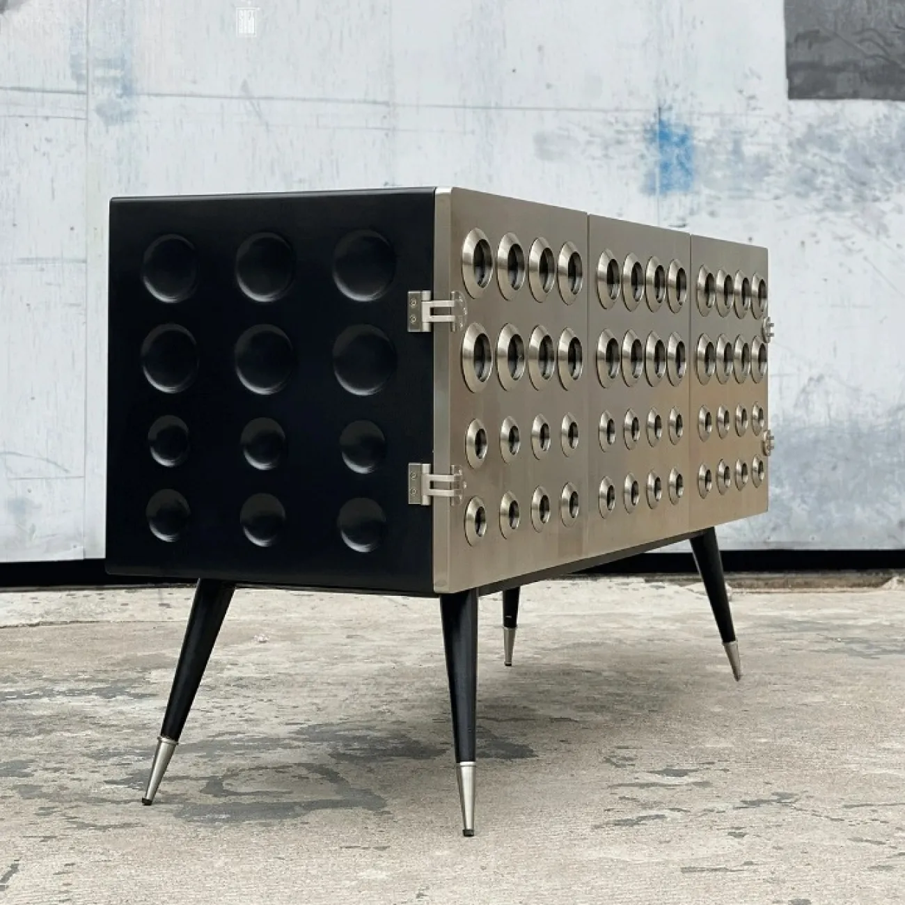 Оригинальный комод Yanshe из дерева и стали KD38980-32 Оригинальный комод Yanshe из дерева и стали KD38980-32