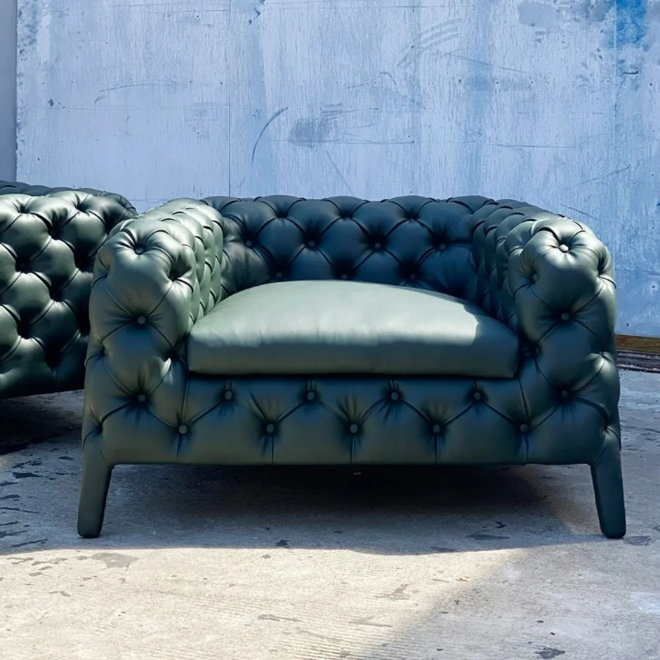 Стильное кресло Yanshe от LaLume из экокожи KR38981-32 Стильное кресло Yanshe от LaLume из экокожи KR38981-32