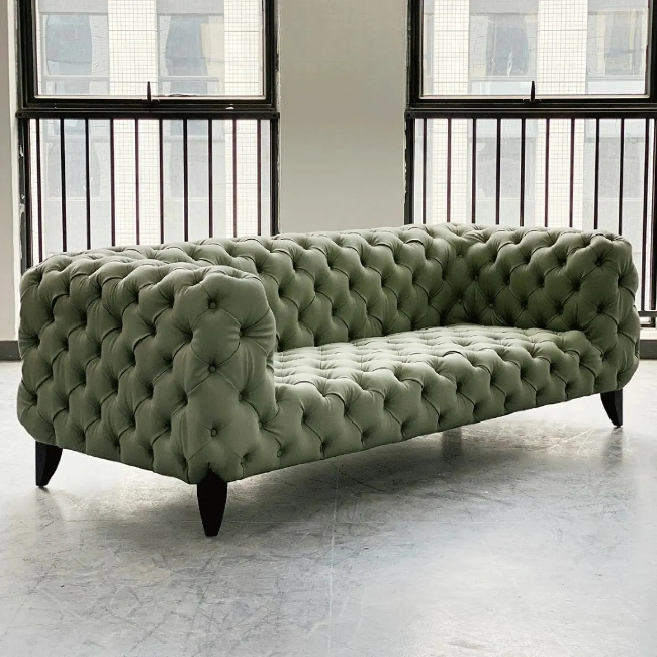 Стильный диван Yanshe от LaLume из дерева и фланели DV38982-32 Стильный диван Yanshe от LaLume из дерева и фланели DV38982-32