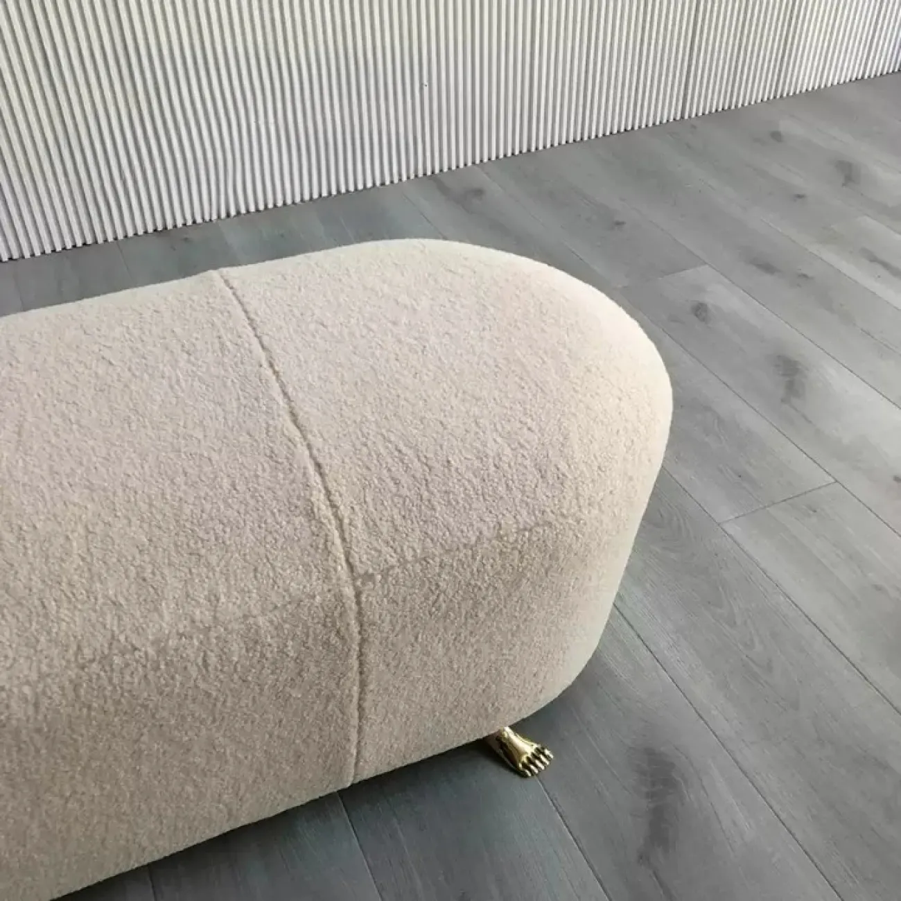 Элегантная банкетка Yanshe от LaLume с оригинальными ножками BN38989-32 Элегантная банкетка Yanshe от LaLume с оригинальными ножками BN38989-32