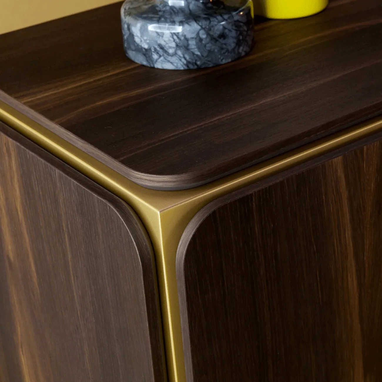 Современный комод Yanshe от LaLume из дерева чёрного ореха KD38990-32 Современный комод Yanshe от LaLume из дерева чёрного ореха KD38990-32