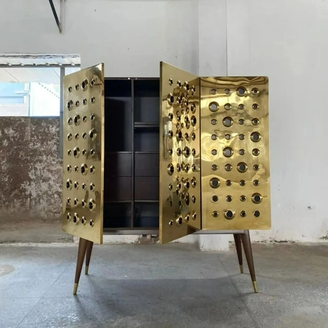 Оригинальный винный шкаф Yanshe из бука VN38995-32 Оригинальный винный шкаф Yanshe из бука VN38995-32