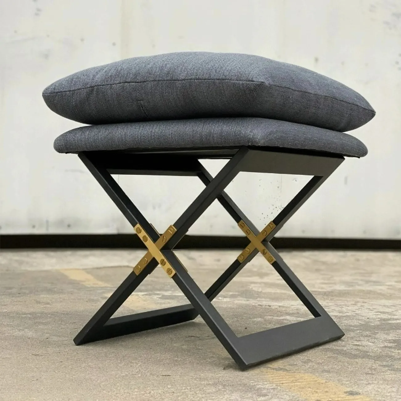 Лаконичный табурет Yanshe из стали TB39015-32