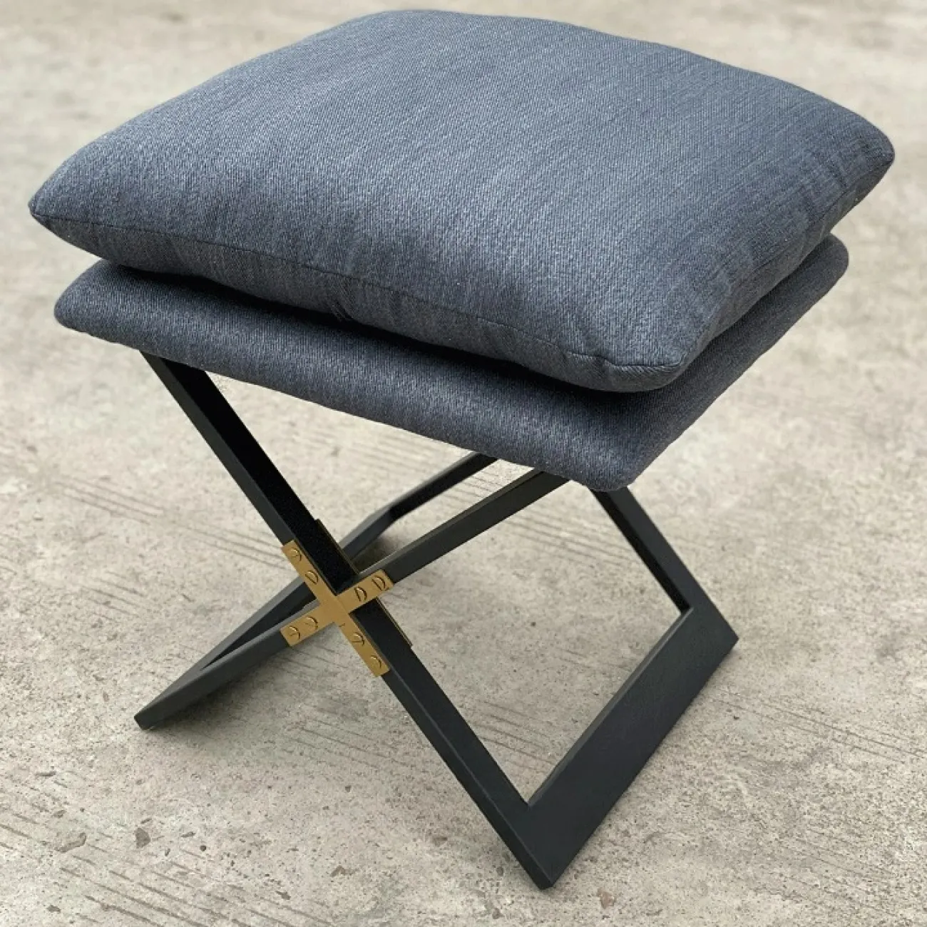Лаконичный табурет Yanshe из стали TB39015-32