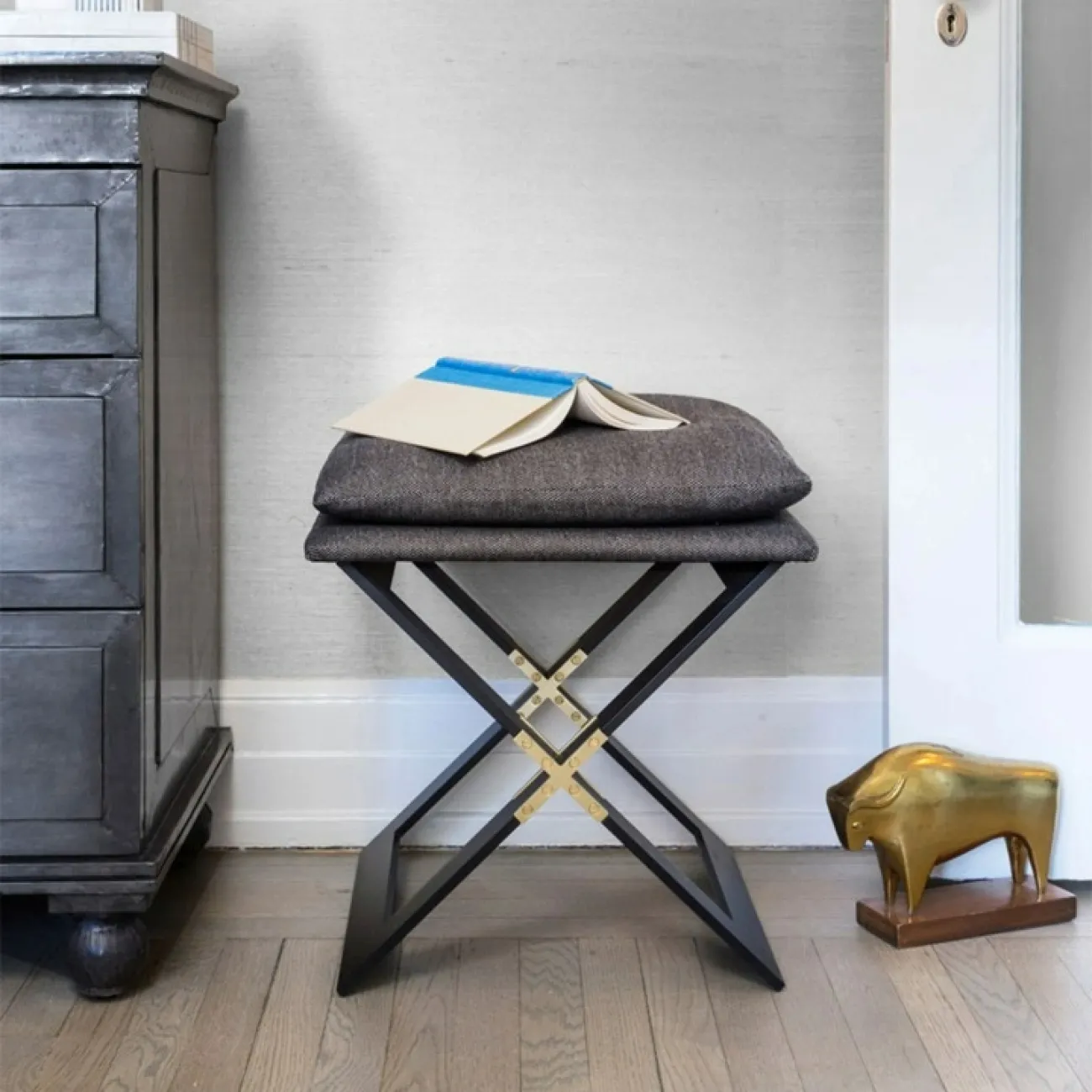 Лаконичный табурет Yanshe из стали TB39015-32