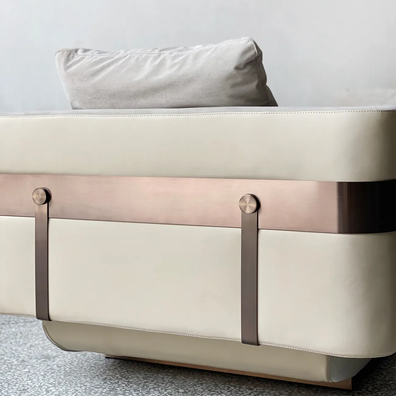 Стильный диван Yanshe от LaLume из дерева DV39016-32