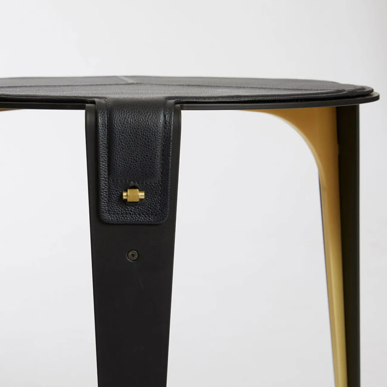 Удобный журнальный столик Yanshe с кожаной столешницей JS39018-32 Удобный журнальный столик Yanshe с кожаной столешницей JS39018-32