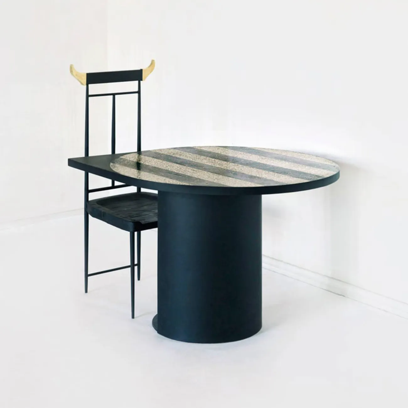 Стильный обеденный стол Yanshe от LaLume из металла и мрамора OS39019-32