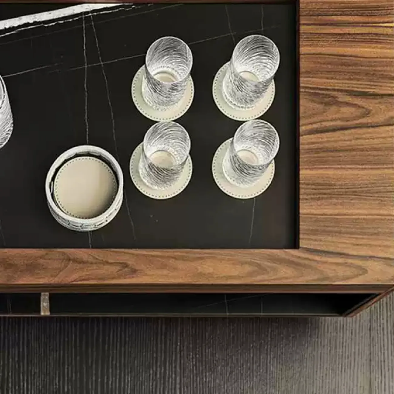 Современная тумба под телевизор Yanshe из чёрного ореха TB39021-32