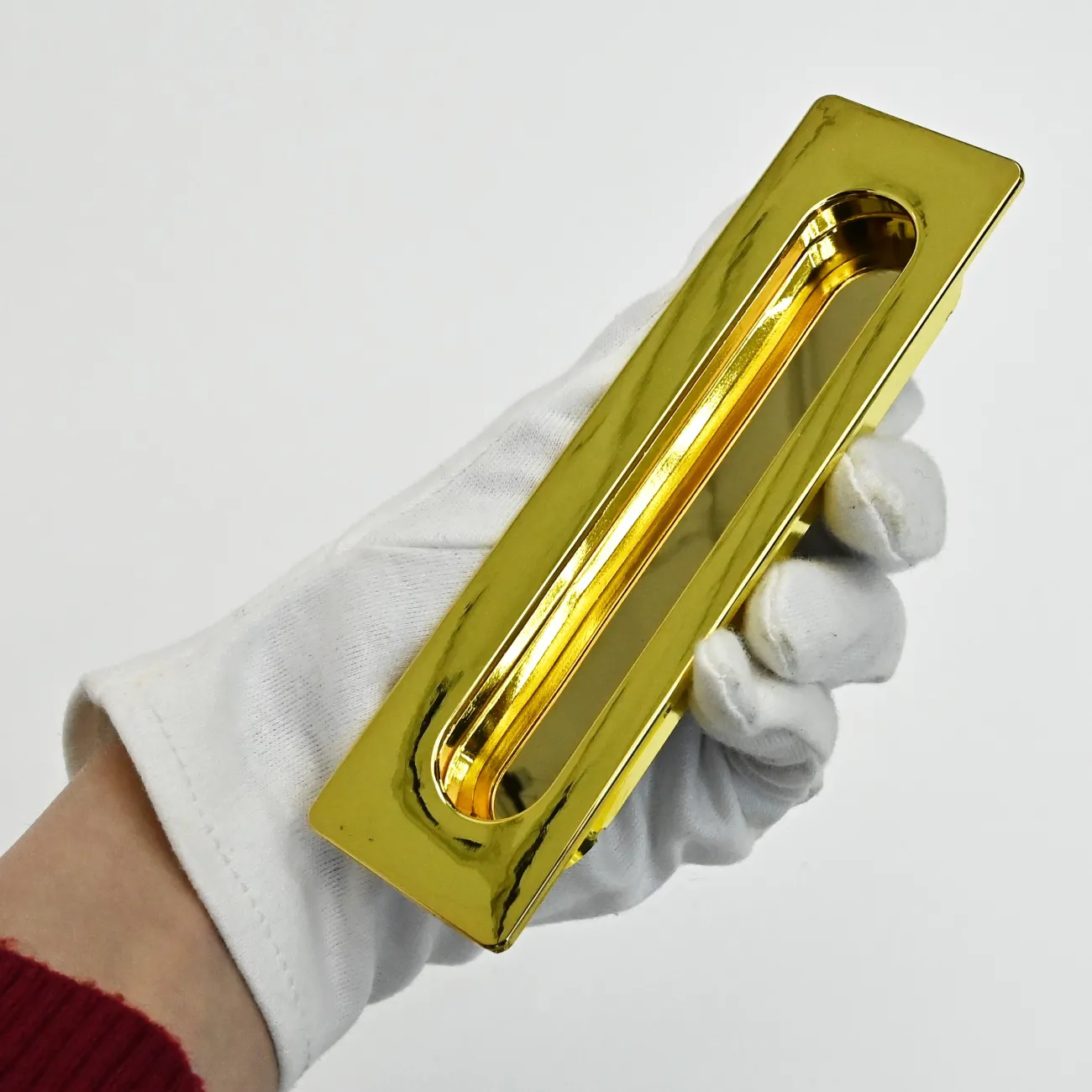  ✅ Врезная мебельная ручка LaLume Marise Gold L13: стильное сочетание современного дизайна и надежной функциональности. Уникальный акцент для вашего интерьера. Покажите свой современный вкус и организуйте время с легкостью. Закажите сейчас и создайте непо