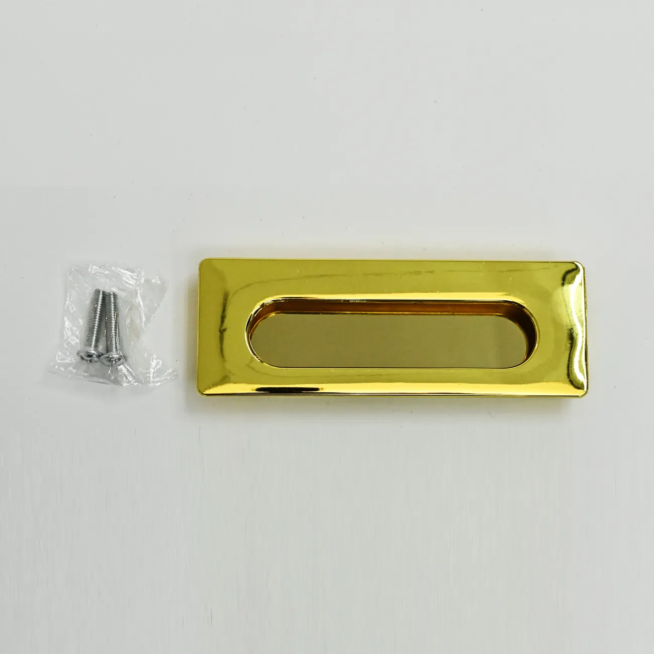  ✅ Врезная мебельная ручка LaLume Marise Gold L10: стильное сочетание современного дизайна и надежной функциональности. Уникальный акцент для вашего интерьера. Покажите свой современный вкус и организуйте время с легкостью. Закажите сейчас и создайте непо