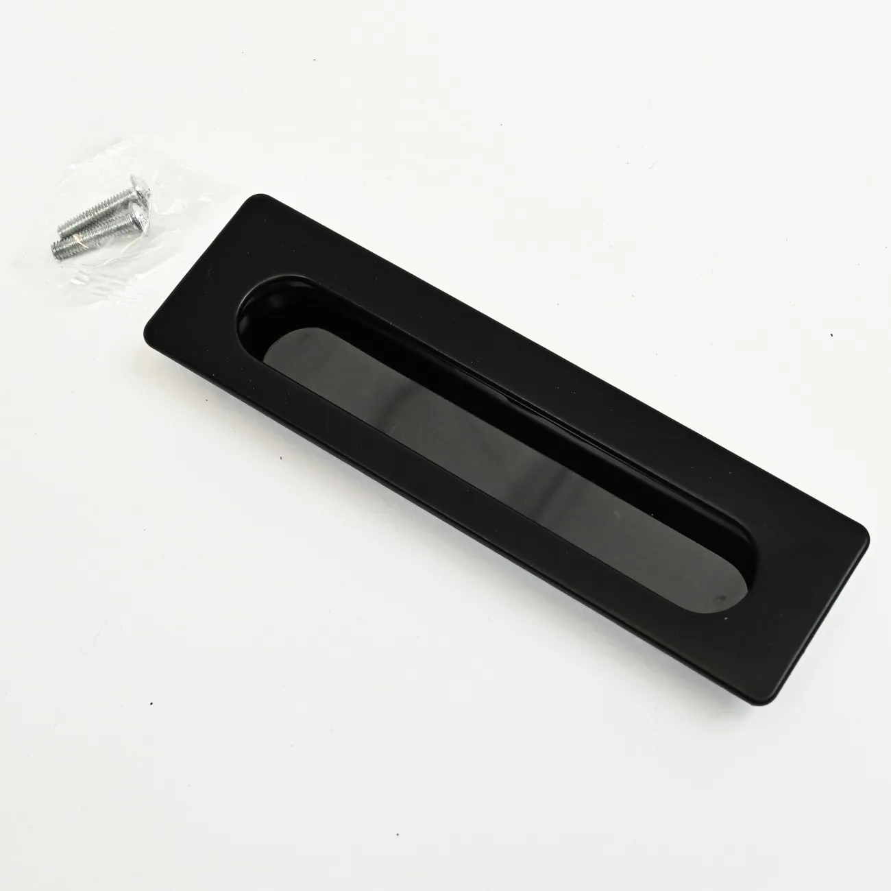 ✅ Врезная мебельная ручка LaLume Marise Black L13: стильное сочетание современного дизайна и надежной функциональности. Уникальный акцент для вашего интерьера. Покажите свой современный вкус и организуйте время с легкостью. Закажите сейчас и создайте неп ✅ Врезная мебельная ручка LaLume Marise Black L13: стильное сочетание современного дизайна и надежной функциональности. Уникальный акцент для вашего интерьера. Покажите свой современный вкус и организуйте время с легкостью. Закажите сейчас и создайте неп