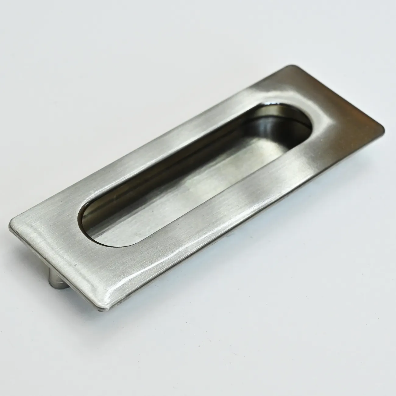  ✅ Врезная мебельная ручка LaLume Marise Steel L10: стильное сочетание современного дизайна и надежной функциональности. Уникальный акцент для вашего интерьера. Покажите свой современный вкус и организуйте время с легкостью. Закажите сейчас и создайте неп