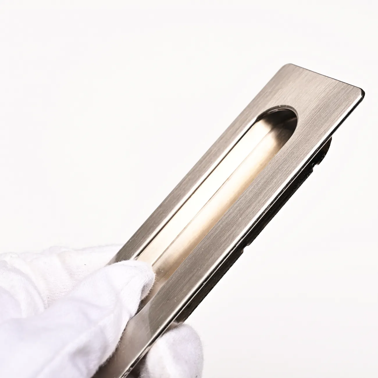  ✅ Врезная мебельная ручка LaLume Marise Steel L10: стильное сочетание современного дизайна и надежной функциональности. Уникальный акцент для вашего интерьера. Покажите свой современный вкус и организуйте время с легкостью. Закажите сейчас и создайте неп