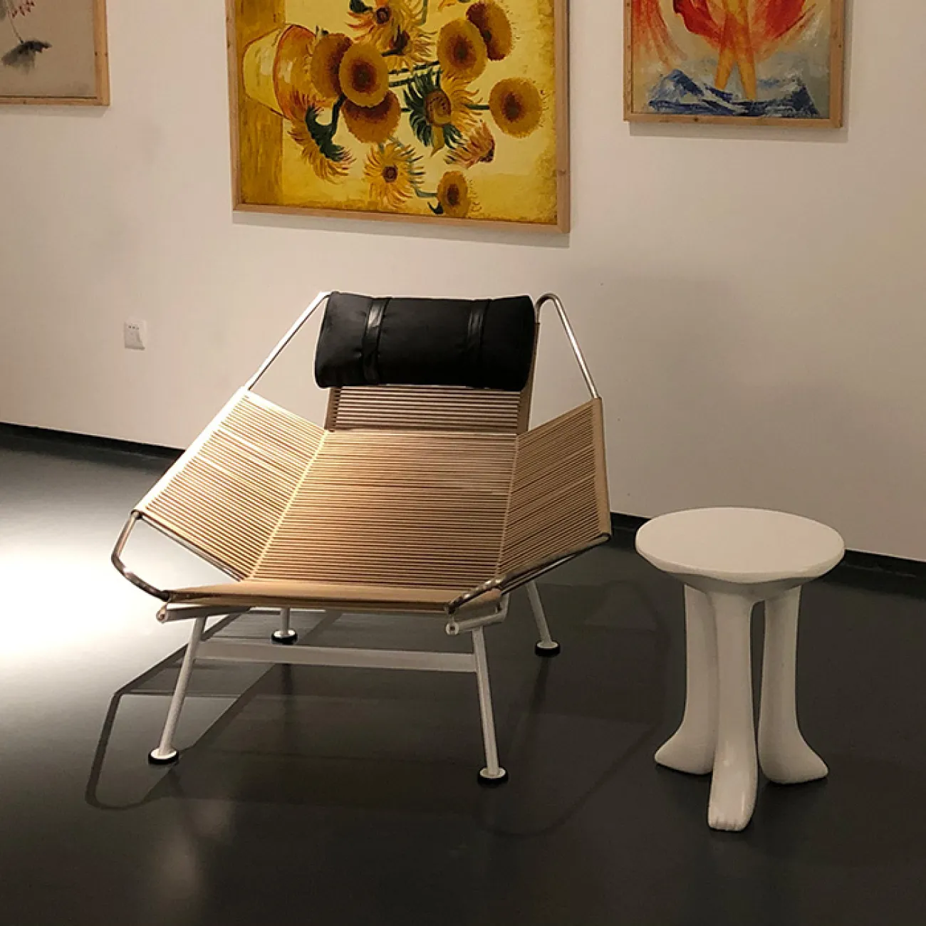 Оригинальное кресло шезлонг MFSN с меховой накидкой KR39059-32