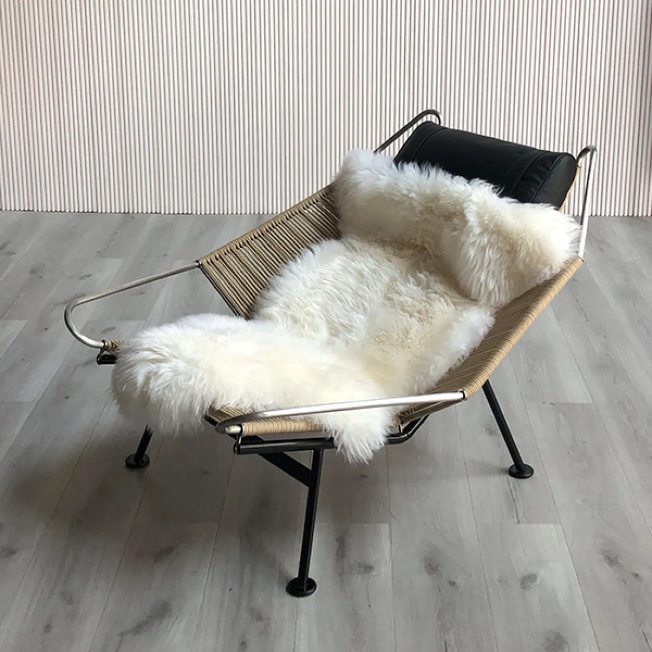 Оригинальное кресло шезлонг MFSN с меховой накидкой KR39059-32