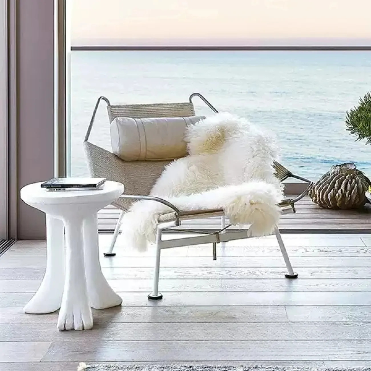 Оригинальное кресло шезлонг MFSN с меховой накидкой KR39059-32