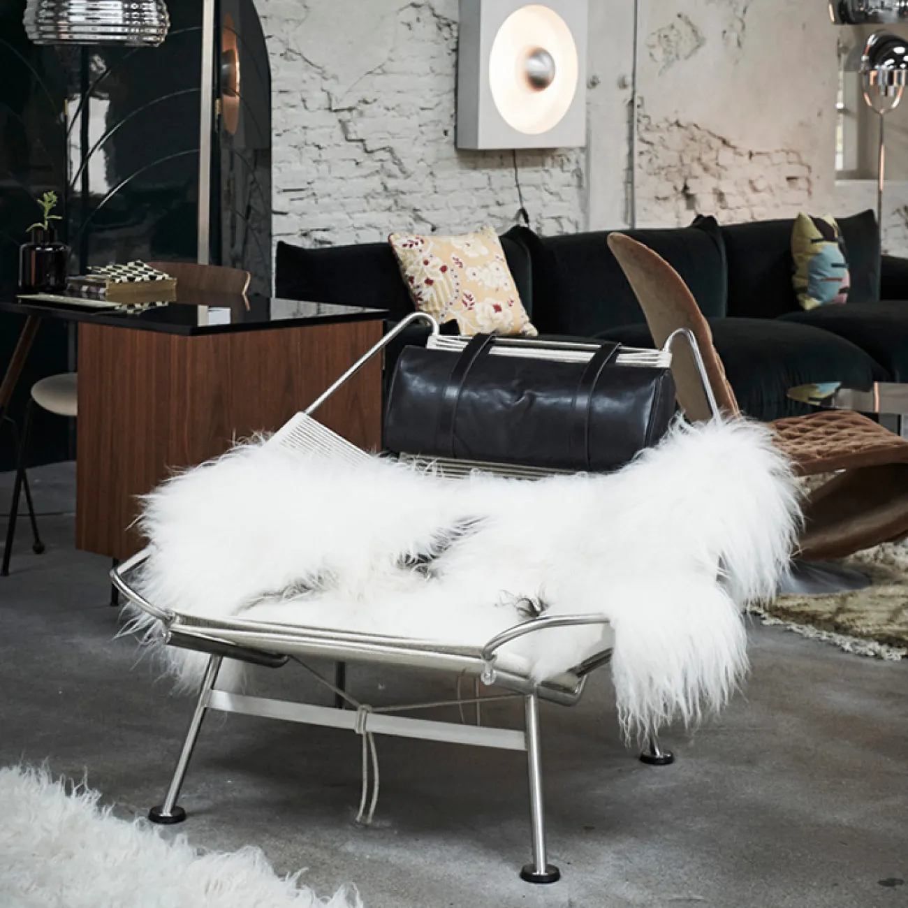 Оригинальное кресло шезлонг MFSN с меховой накидкой KR39059-32