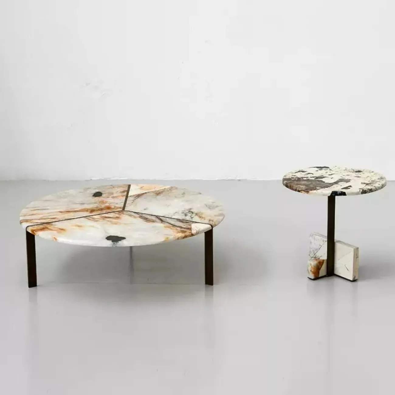 Изящный журнальный столик CJ Originality с мраморной столешницей JS39077-32