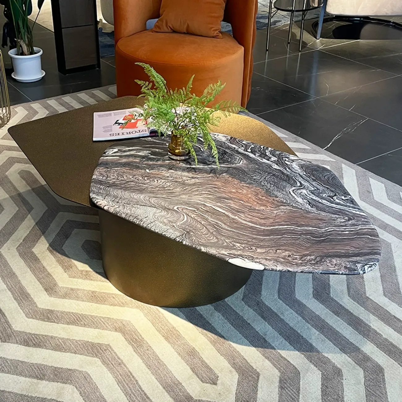 Элегантный журнальный столик CJ Originality из бронзы и мрамора JS39080-32