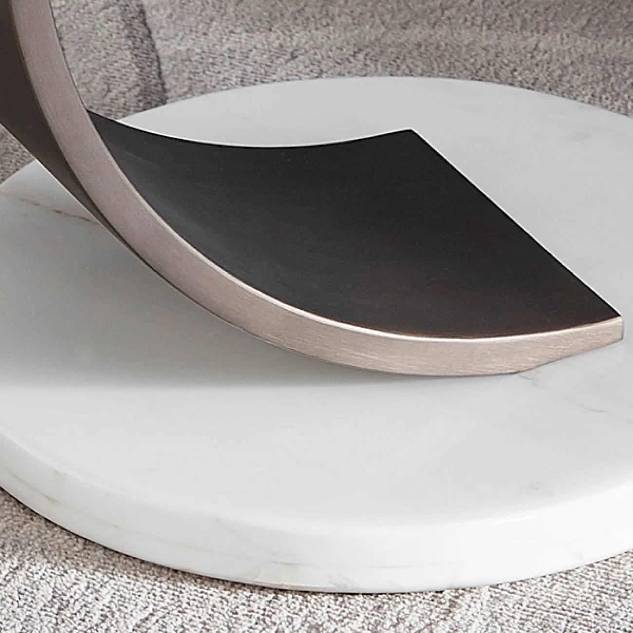 Миниатюрный журнальный столик CJ Originality из стали и мрамора JS39088-32