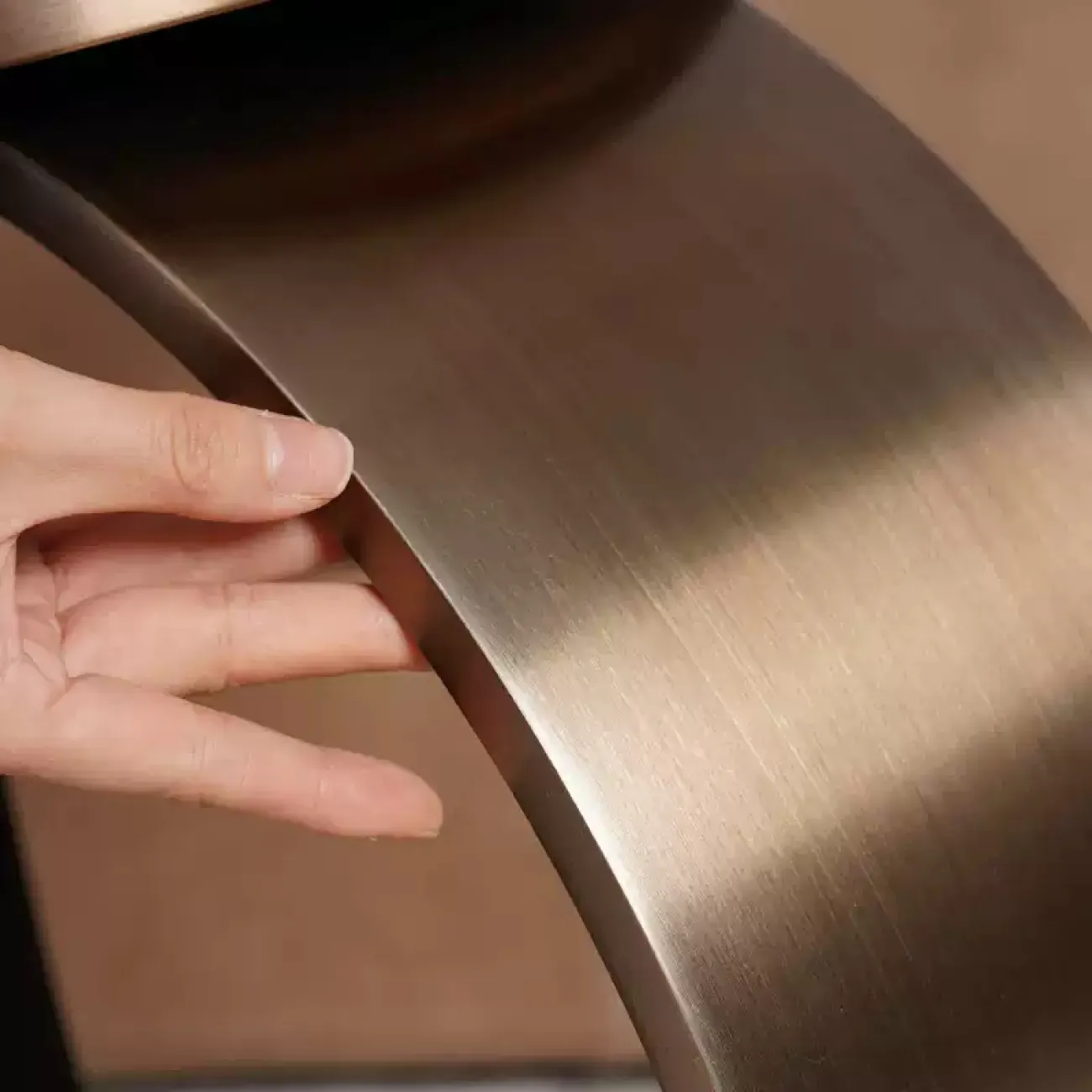 Миниатюрный журнальный столик CJ Originality из стали и мрамора JS39088-32