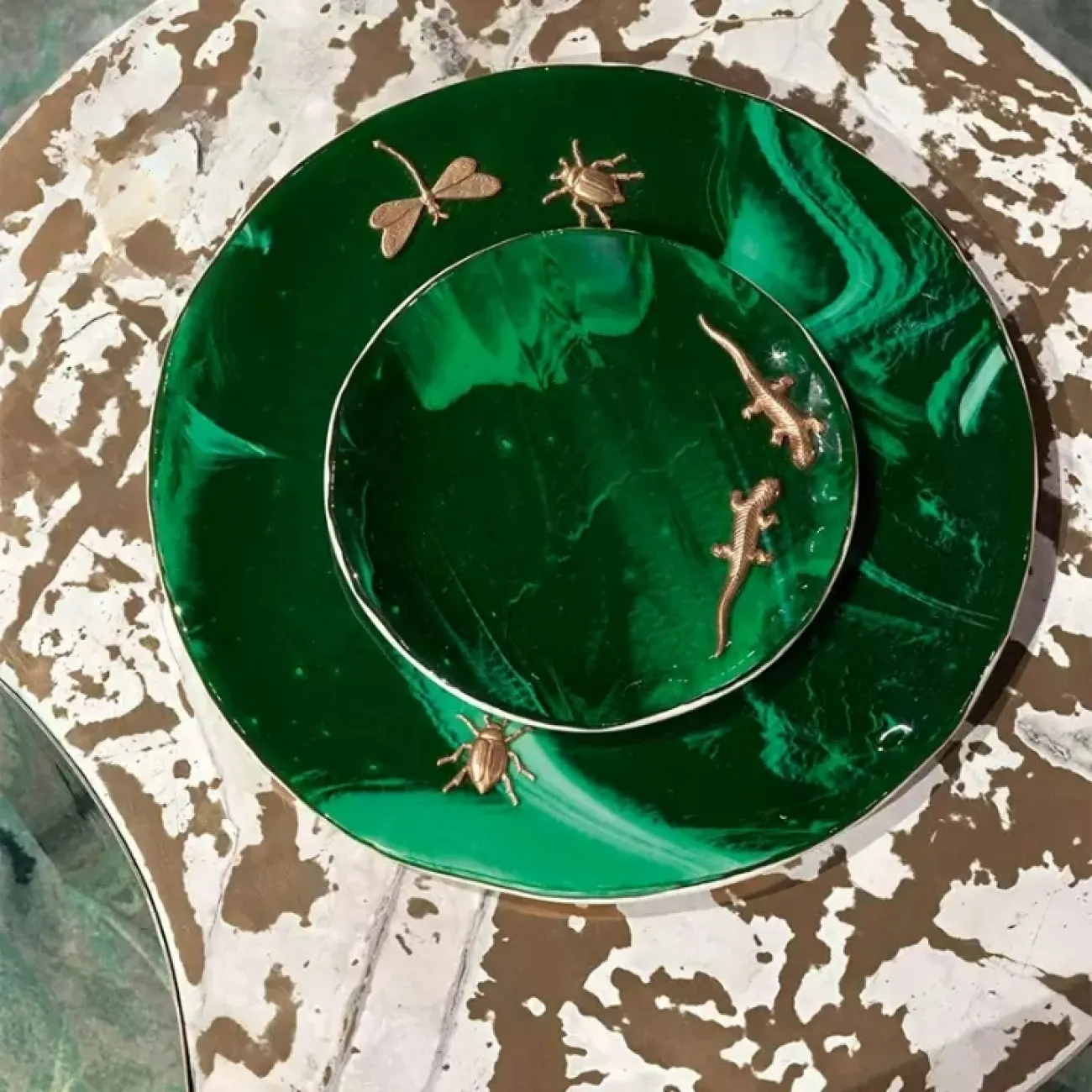 Миниатюрный журнальный столик CJ Originality из стали и имитации мрамора JS39091-32