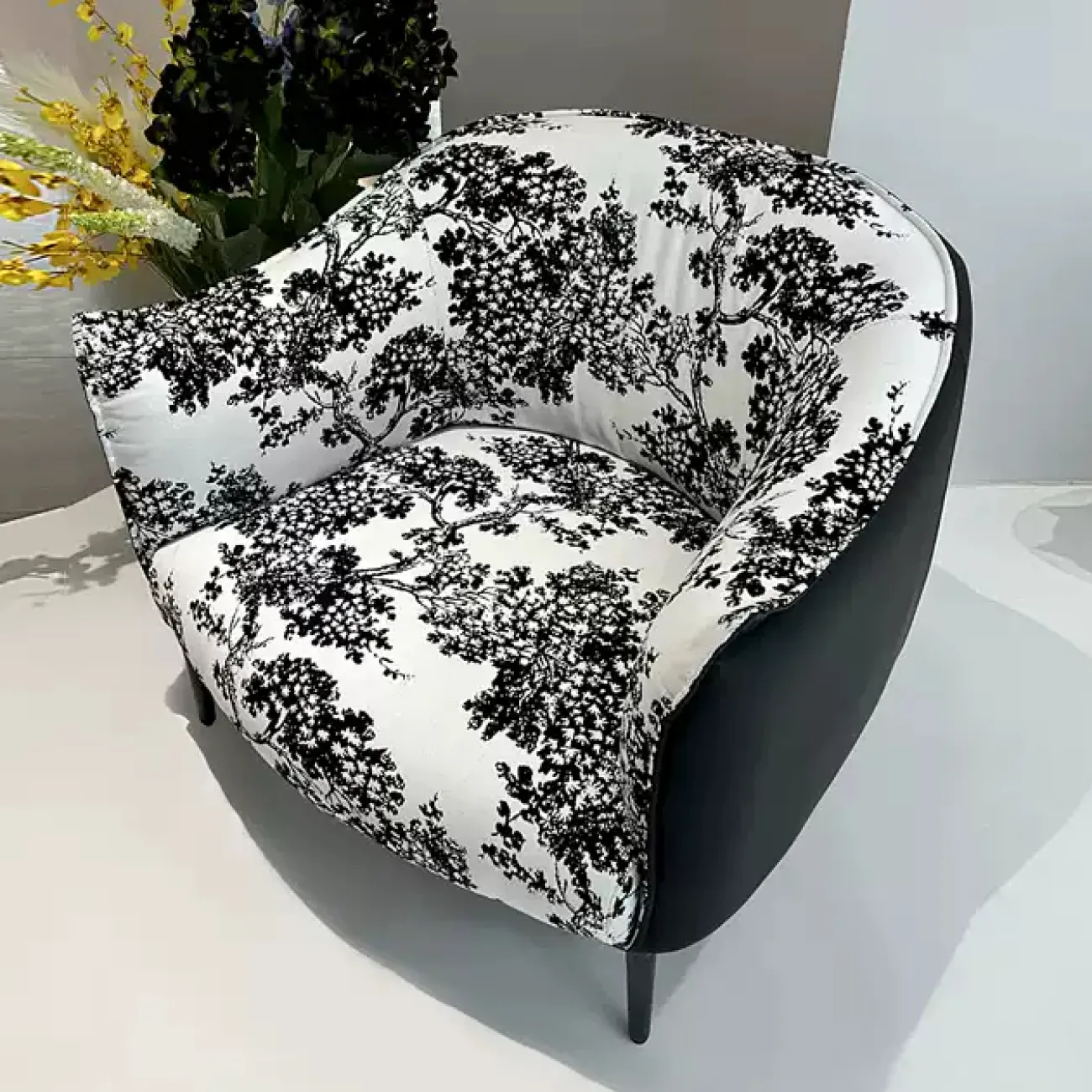 Стильное кресло Yuhao от LaLume из дерева и льна KR39120-32