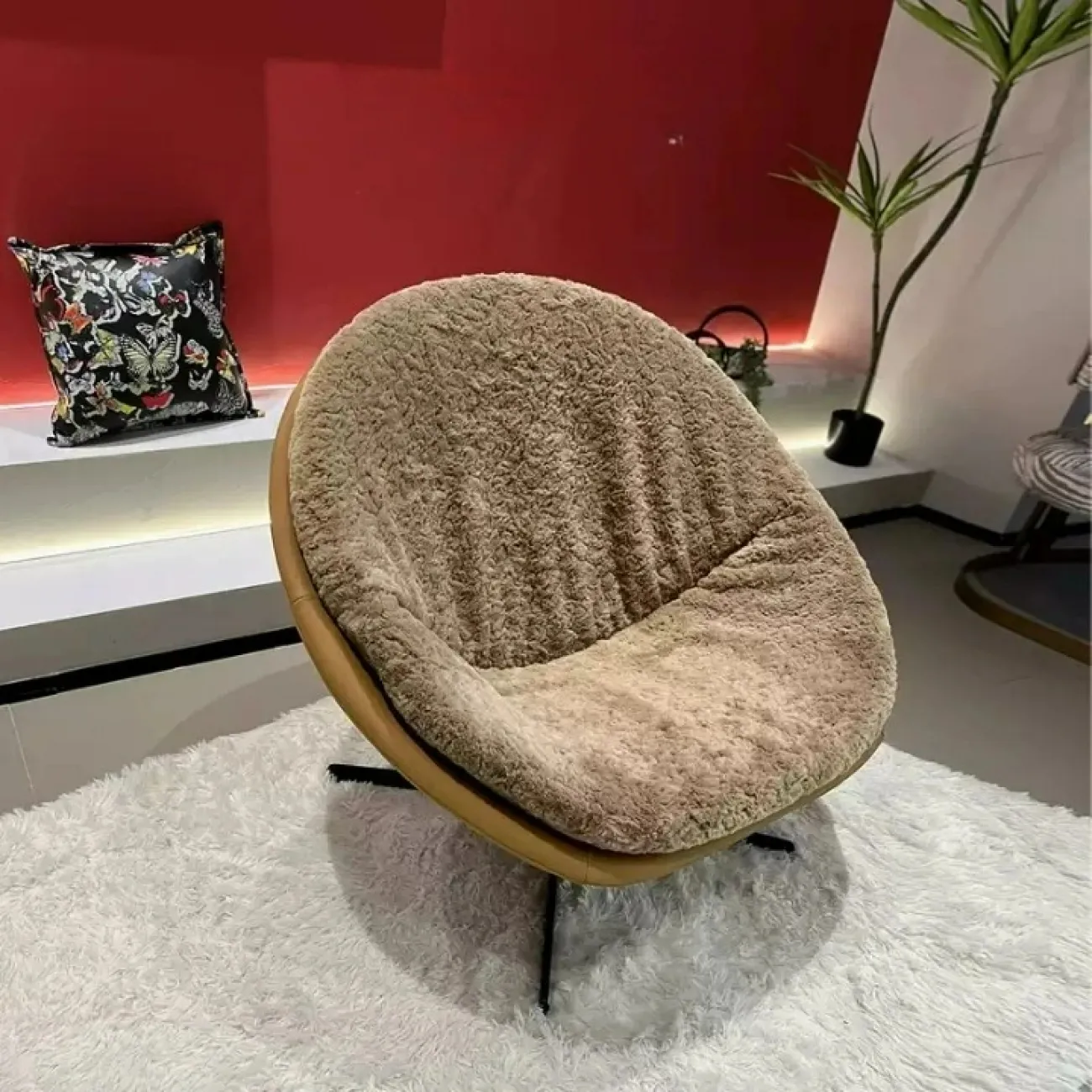 Стильное кресло Yuhao от LaLume из кожи и шерсти KR39120-32